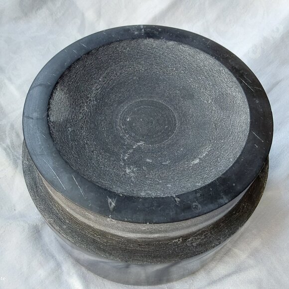 Very heavy black granite mortar and pestle set two sided very good used conditio - Picture 3 of 12
